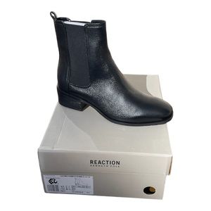 Brand New Kenneth Cole-Salt Heeled Chelsea Boot - Black  New w/Box